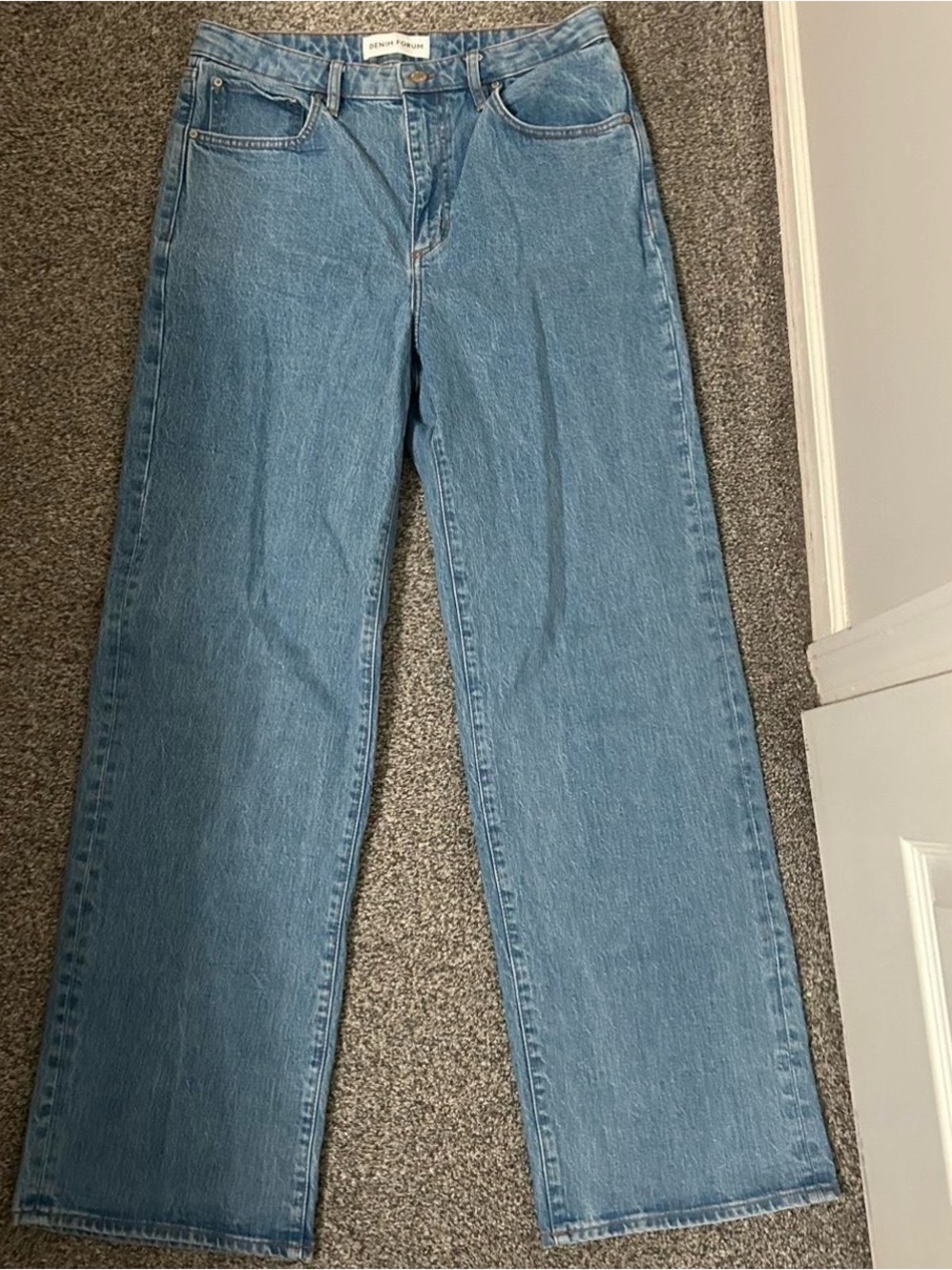 Aritzia straight leg jeans